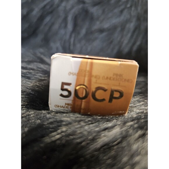 Urban Decay Stay Naked Weightless Liquid Foundation - 30ml, 50CP - Picture 5 of 5